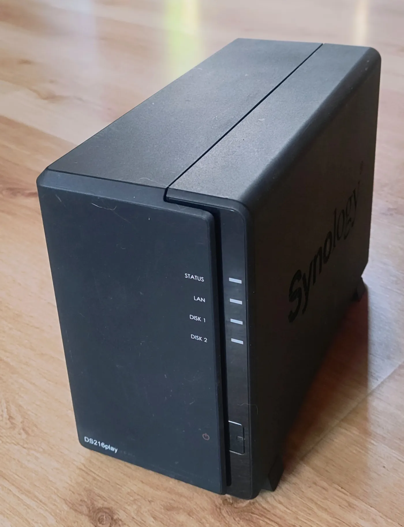 Synology DiskStation DS216play NAS + 4TB Seagate HDD Bundle
